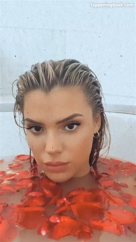 Feb 14, 2021 · <strong>Alissa Violet</strong> Bio, Early Life & Family. . Alissa violet onlyfans